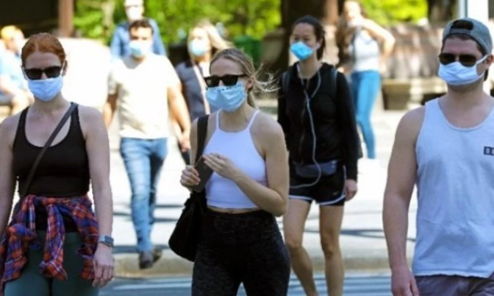 ΕΟΔΥ: ''Σε δύο εβδομάδες πετάμε τις μάσκες''!